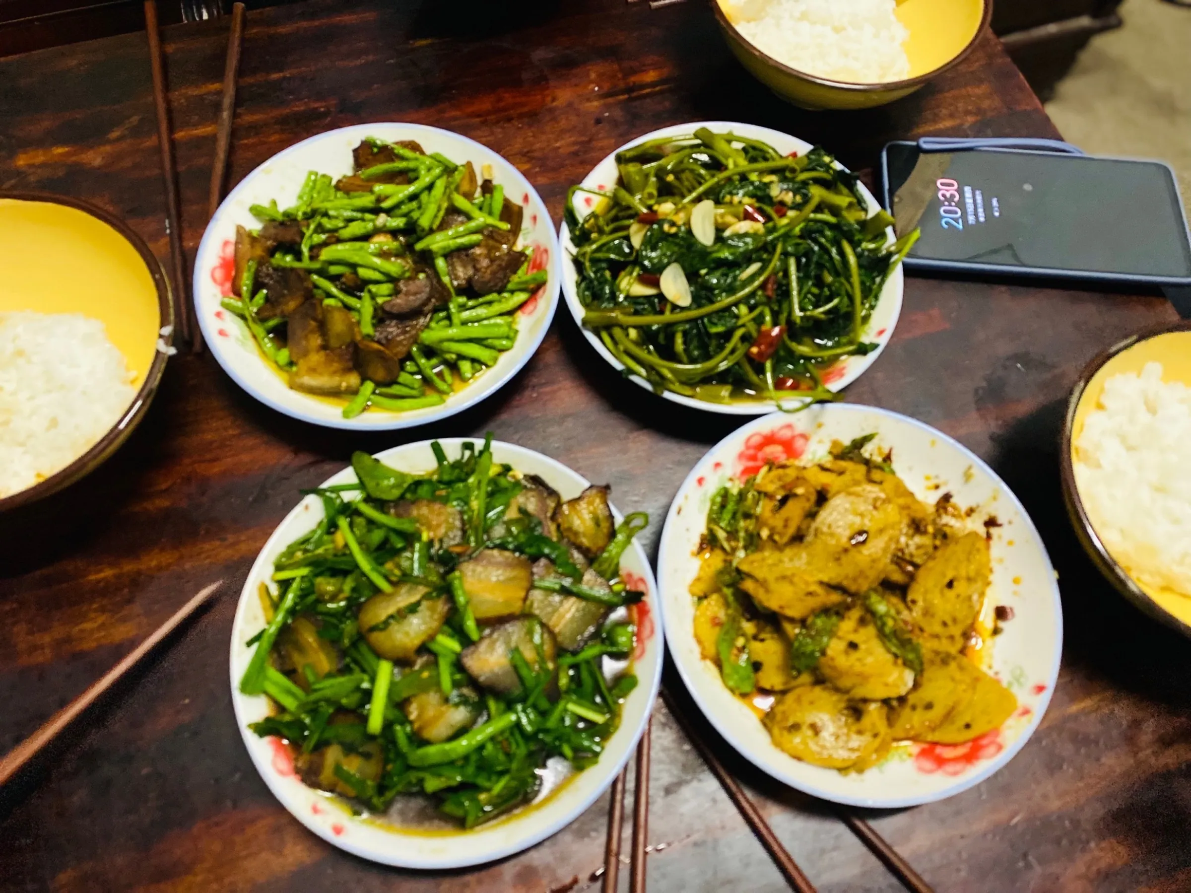 朝阳村村民家饭菜
